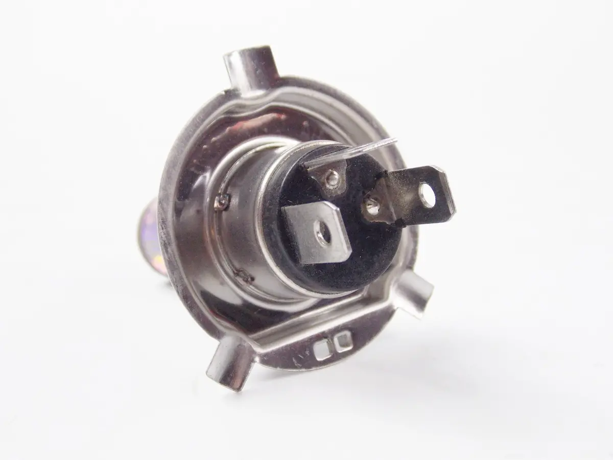 Solero Halogen Headlight Bulb Lamp Base P43t H4 12V 60/55W 01-165-02 | L6260h 2