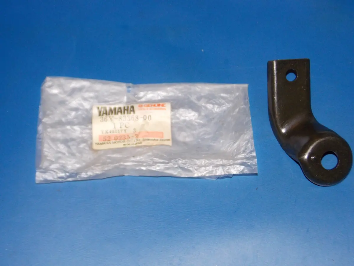 Nos 1984-1993 Yamaha  Fj1100/1200 Flasher Stay  36Y-83368-00 1