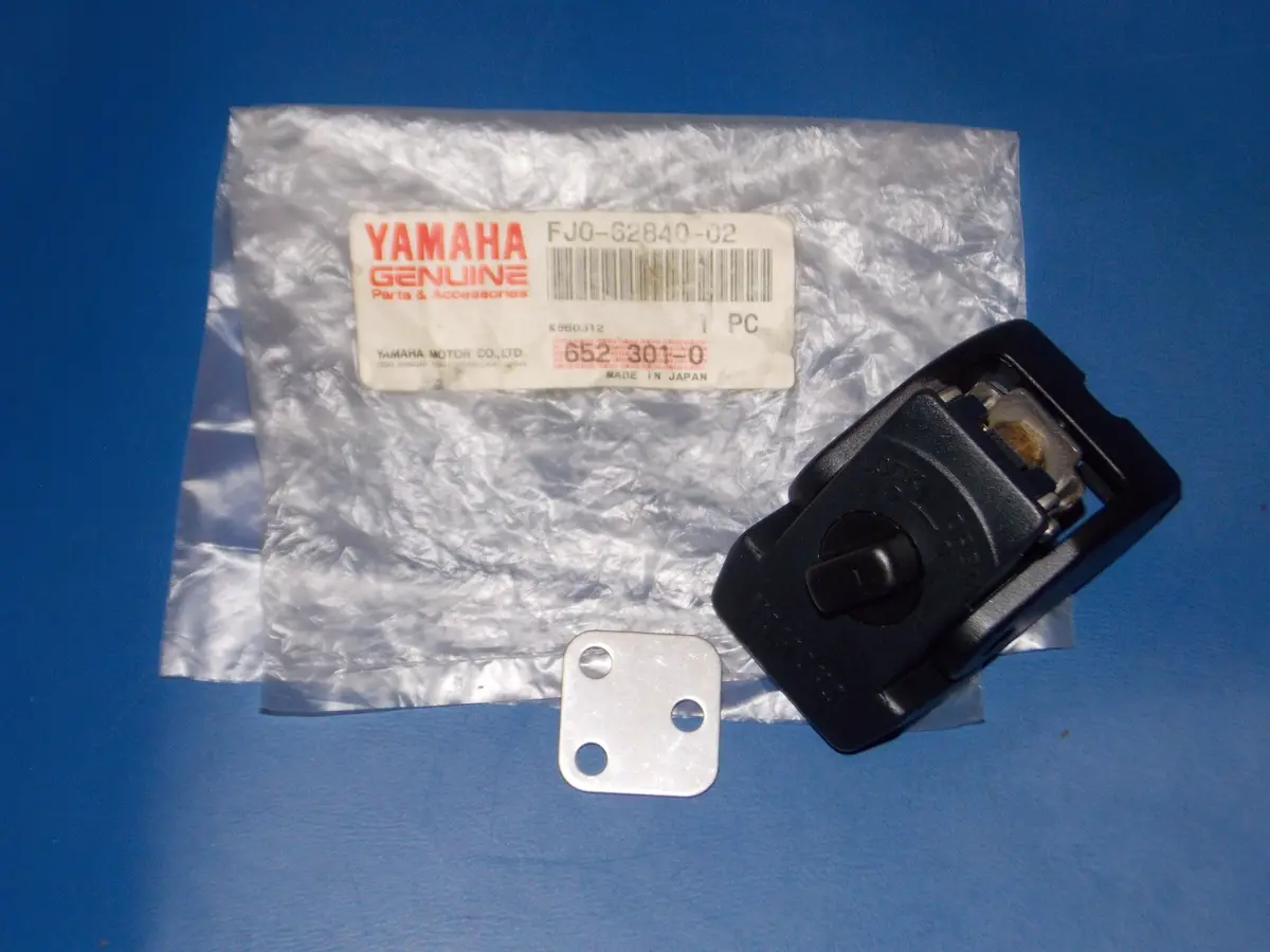 Nos 1993-97 Yamaha Wb700/760 Wra700/650 Engine Hatch Latch Assy Fjo-62840-02 1