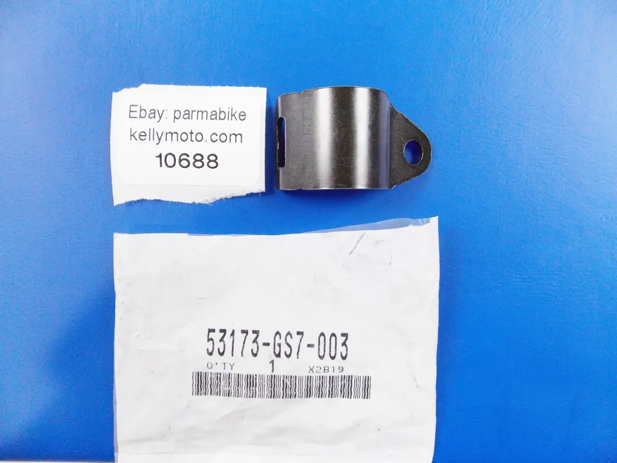Nos Oem Honda 1996-2001 Sh100 Handle Bracket Band Black 53173-Gs7-003 1