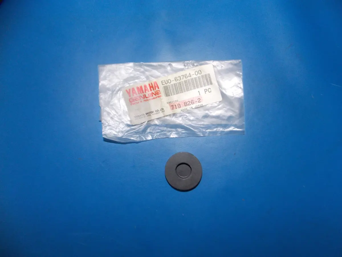 Nos Yamaha 1997  Xv125/250/535/750/1100 Fjr1300 Xj6  Damper Mat  Eu0-63764-00 1