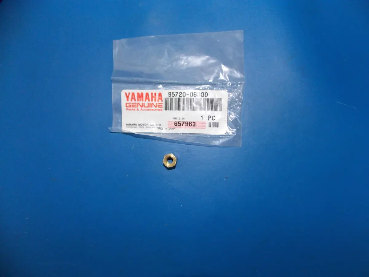 Nos Yamaha  1987-1998 Gp760/1200 Wvt760/110/700 Self Locking Nut 95720-06300 1