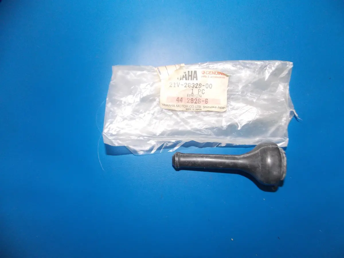 Nos 1983-1989 Yamaha Yfu1 Yfm200/225 Ytm225/200 Cable Rubber Cap  21V-26329-00 1