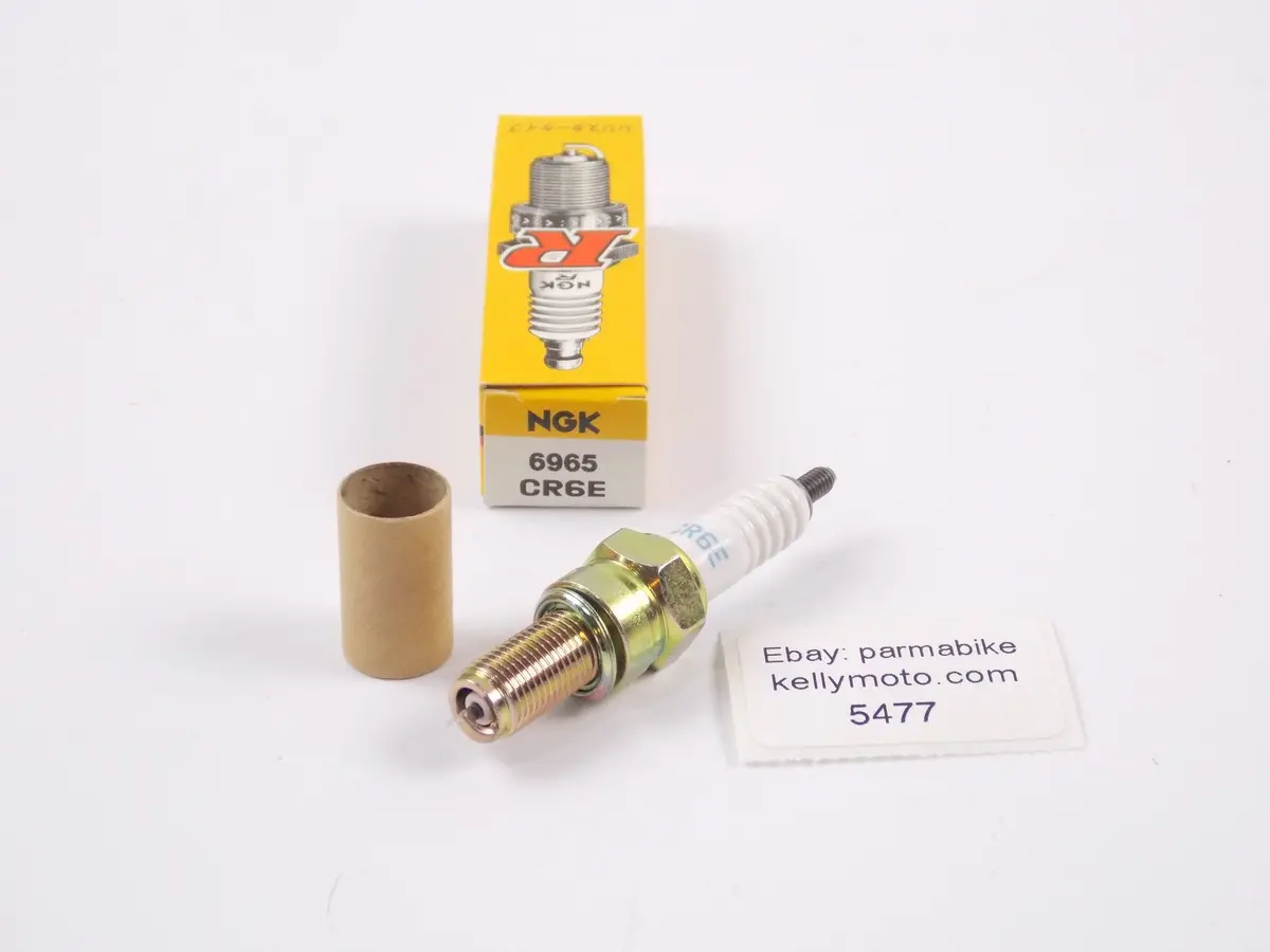 Box Of 4  Nos Ngk Cr6e 6965 Spark Plugs Yamaha Honda Kawasaki Suzuki Bmw 1