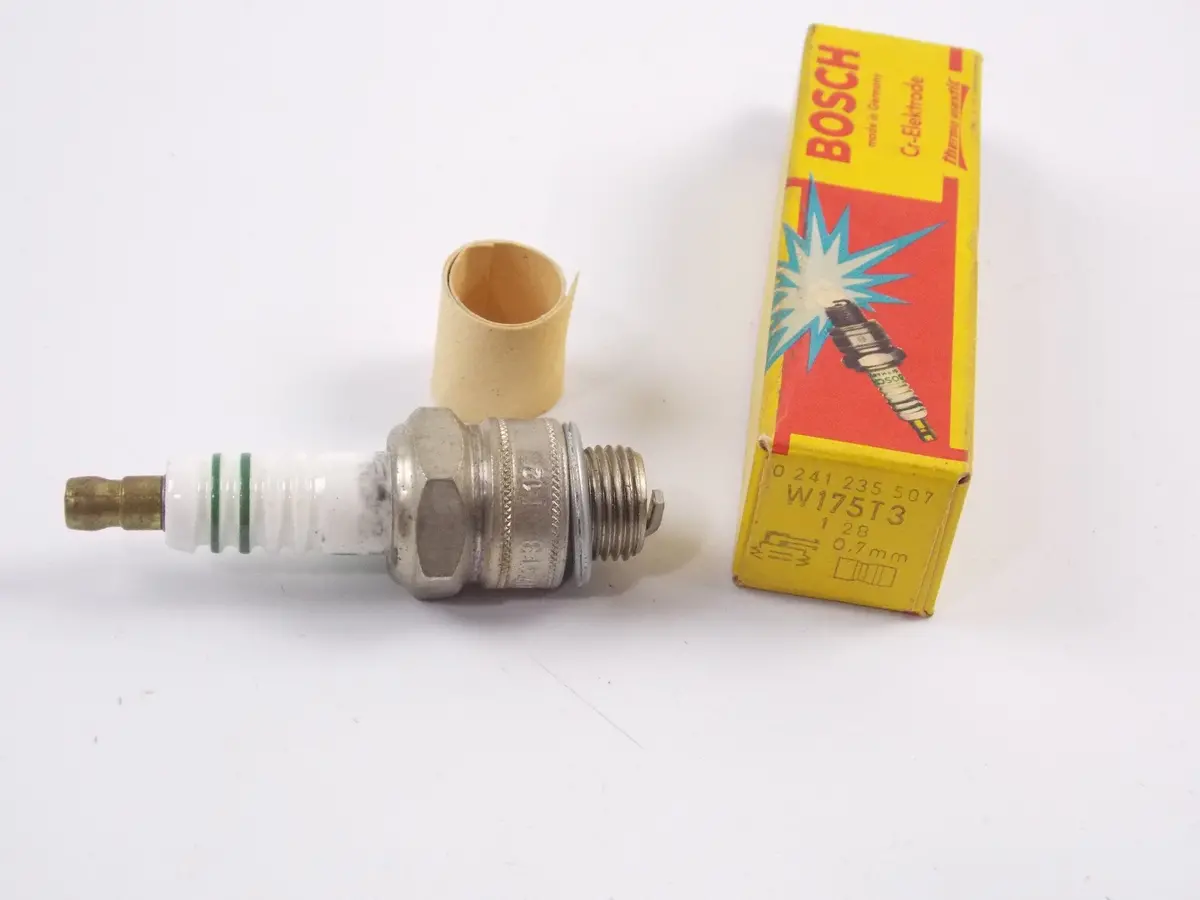 Nos 241-235-507 Bosch 0.7Mm Motorcycle Atv Snowmobile Spark Plug W175t3 1