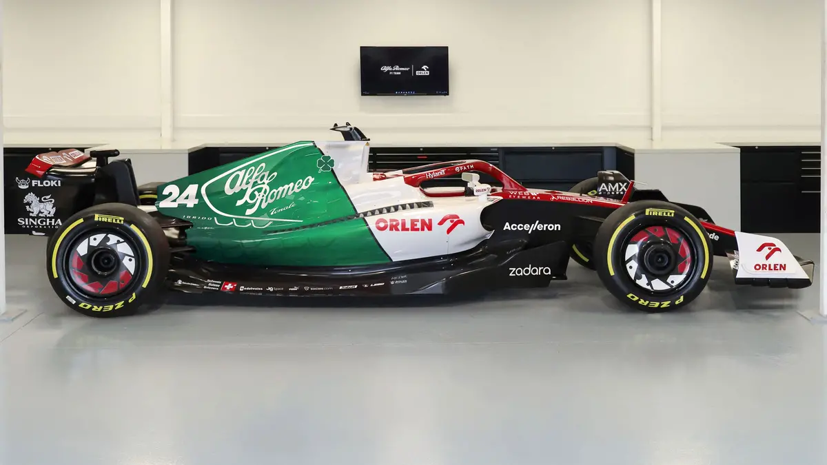 2022 Alfa Romeo F1 Team Orlen Official Show Car - Azerbaijan Gp Livery 1