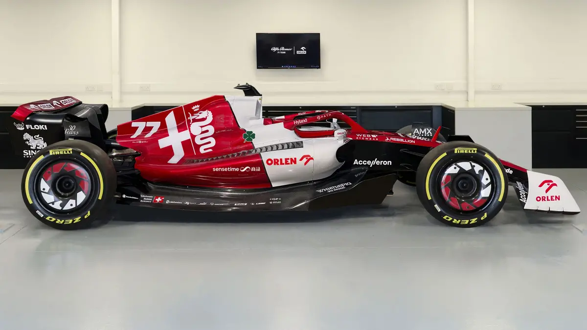 2022 Alfa Romeo F1 Team Orlen Italian Grand Prix Livery C42 Official Show Car 1