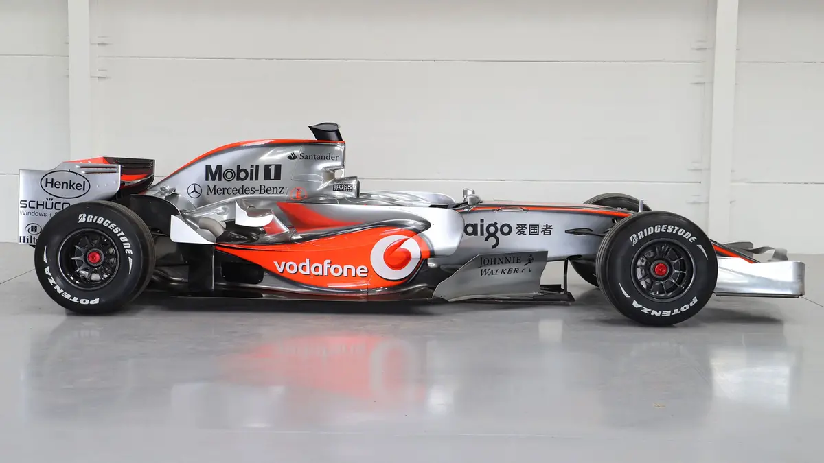 2007 Mclaren Mp4-22 Official F1® Show Car 1