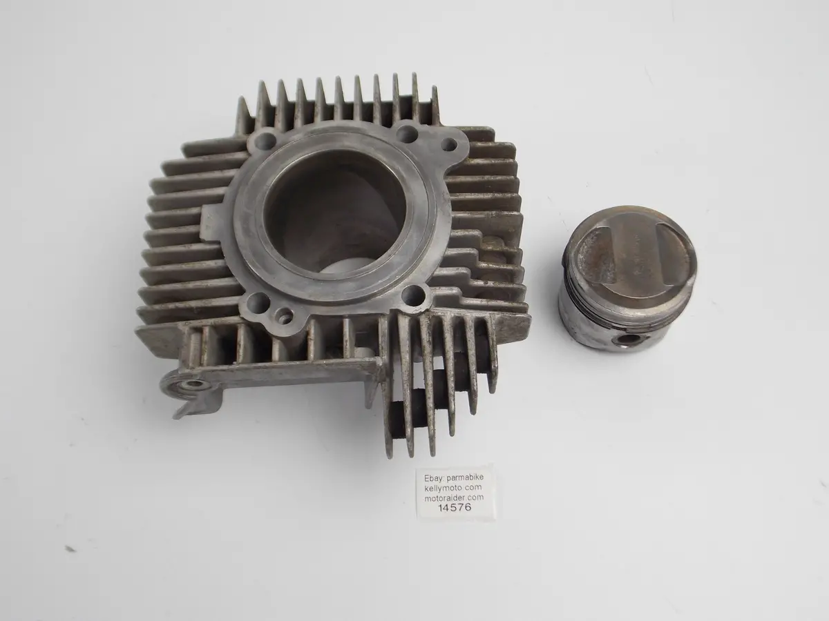 1980'S Ducati Pantah Motor Vertical Cylinder+Piston 66Mm 1