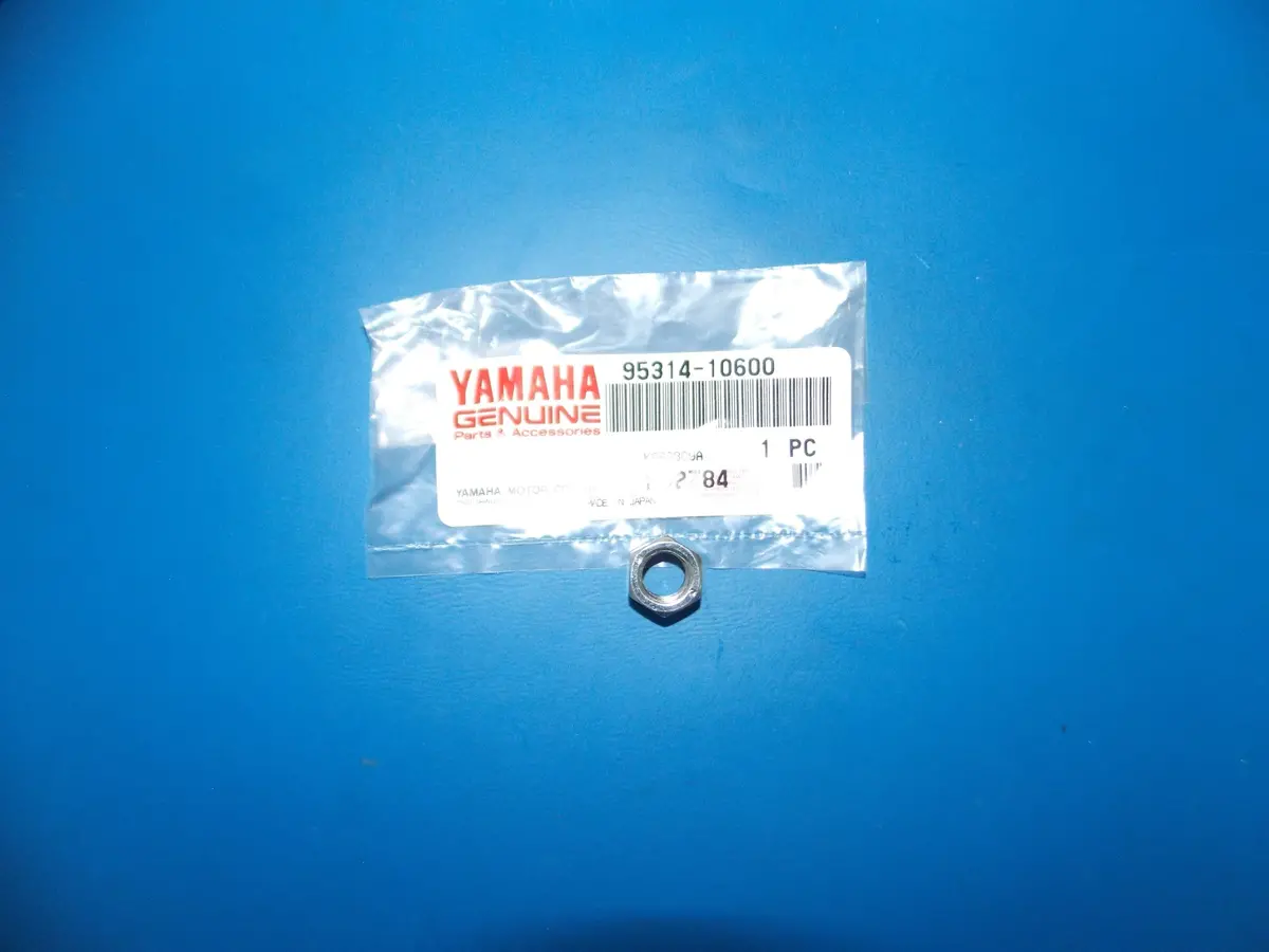 Nos  Yamaha 1995-2000  Xv353 Nut  95314-10600 1