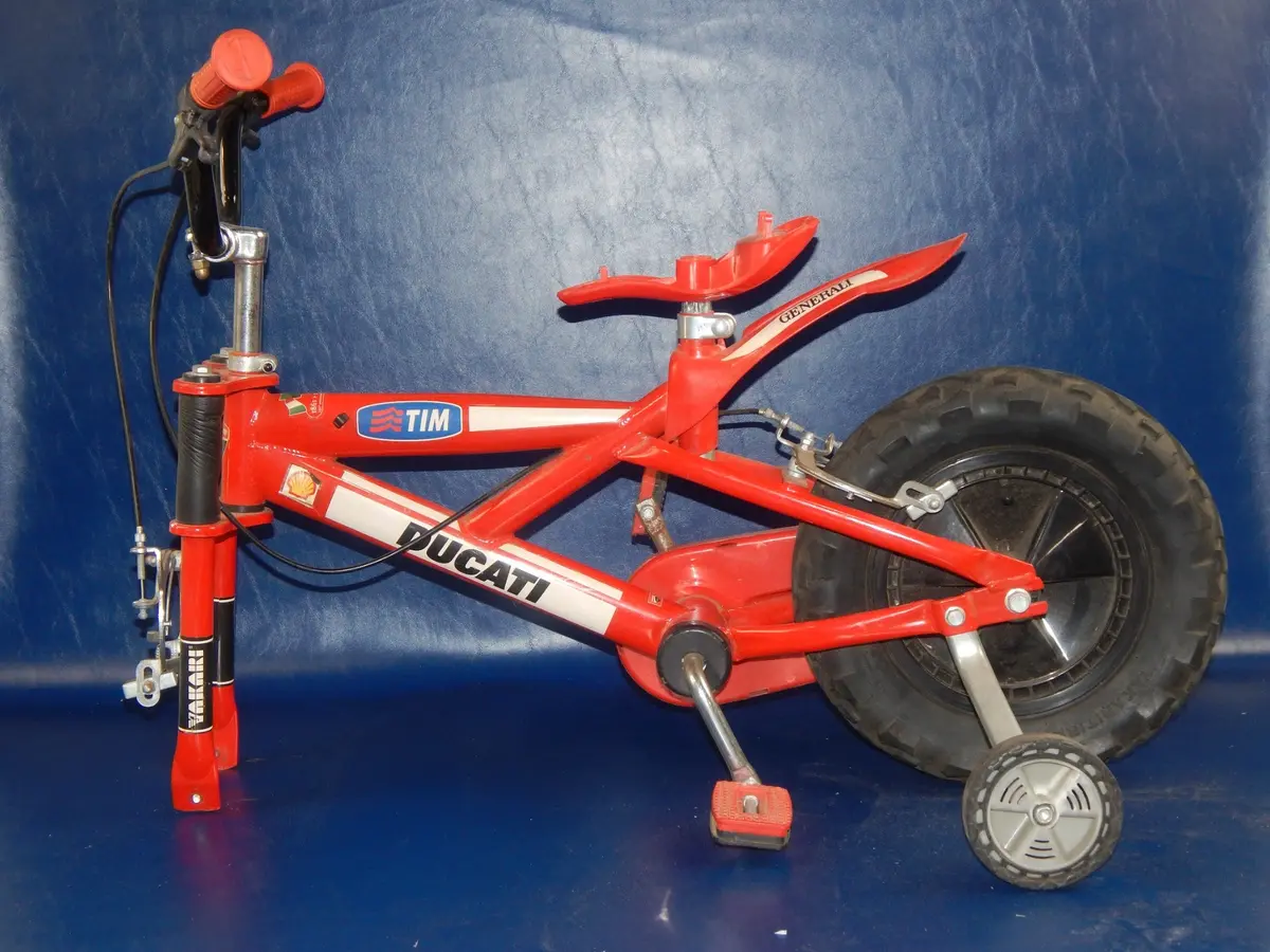 2011 150 Anniversary Ducati Kids Bicycle+Training Wheels Italy 1