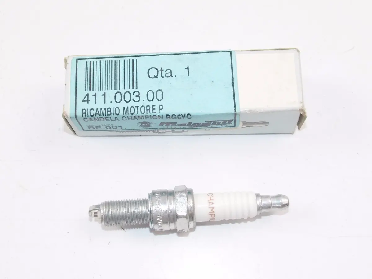 Nos Malaguti Madison S200 Spider Max Gt 500 Spark Plug Champion Rg6yc 411.003.00 1
