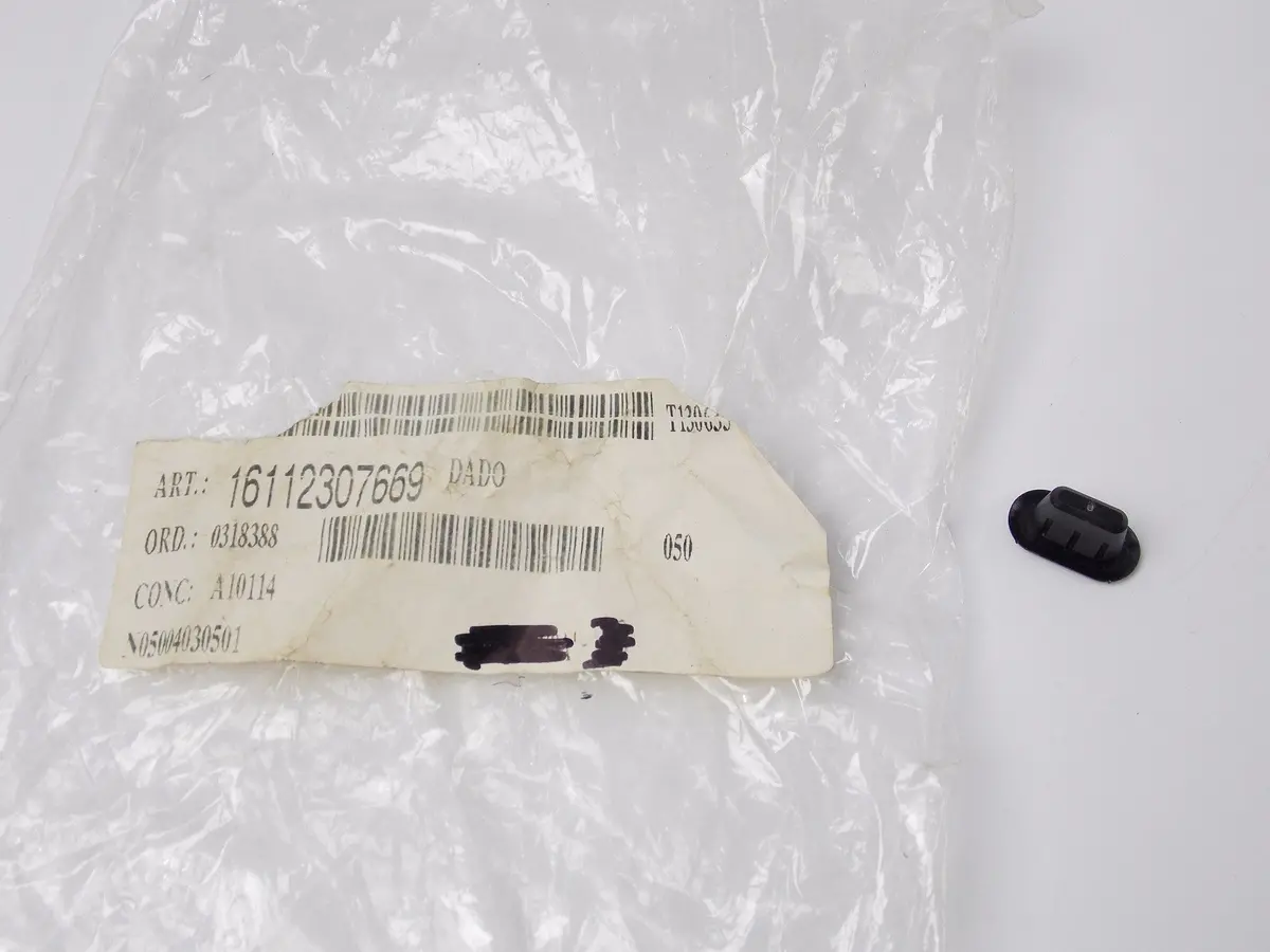 Nos Oem Bmw 1994-2000 R1100r R850r Fuel Tank Covering  Plug-In Nut 16112307669 1