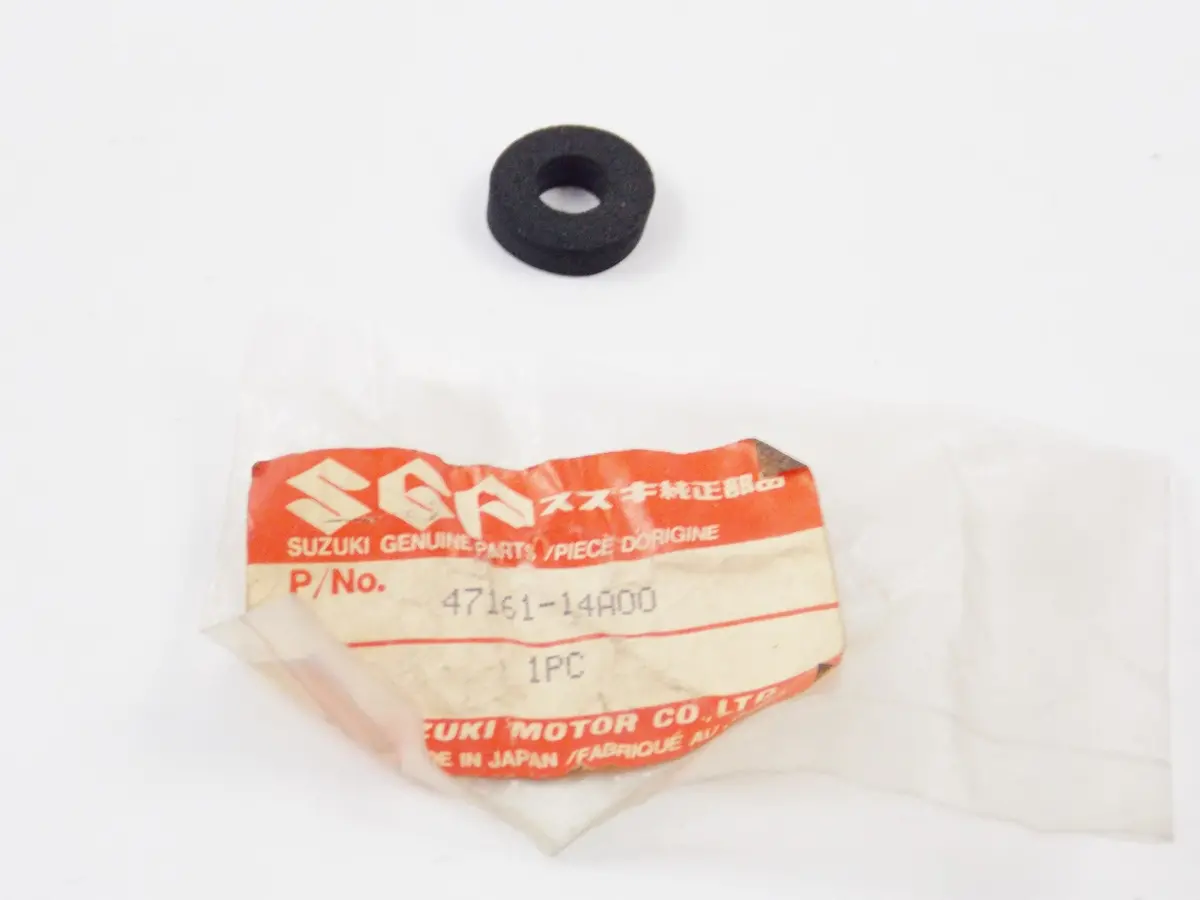 Nos Oem Suzuki Cover Boss Cushion 1985-1988 Dr125 | 1986-1991 Dr200 47161-14A00 1