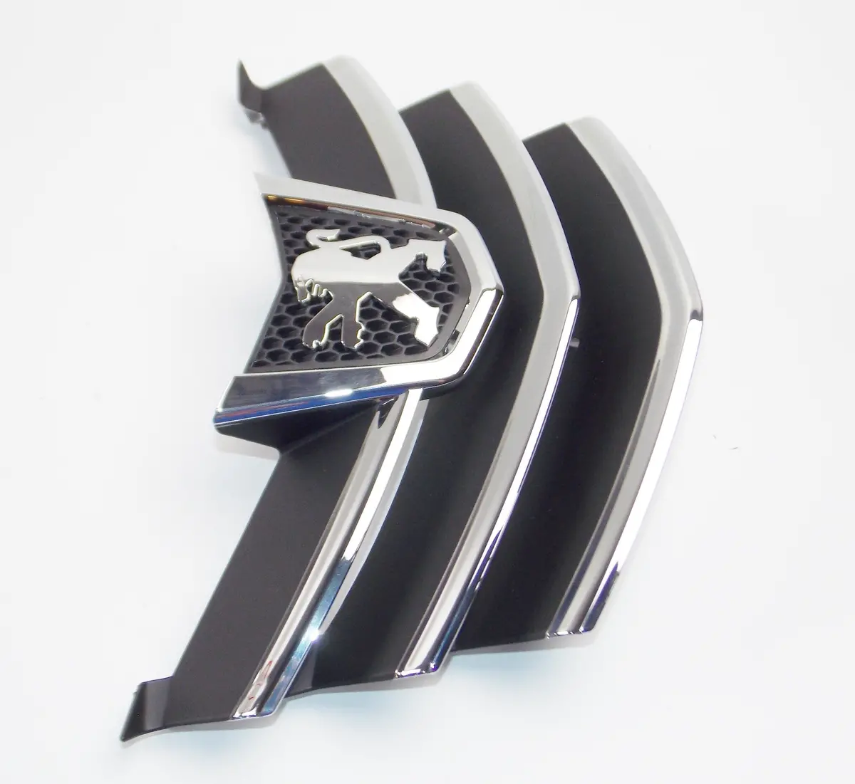 Oem Peugeot Lxr 200 Ie-Lxr 125 Scooter Front Shield Grid Emblem Logo Mark 801178 2