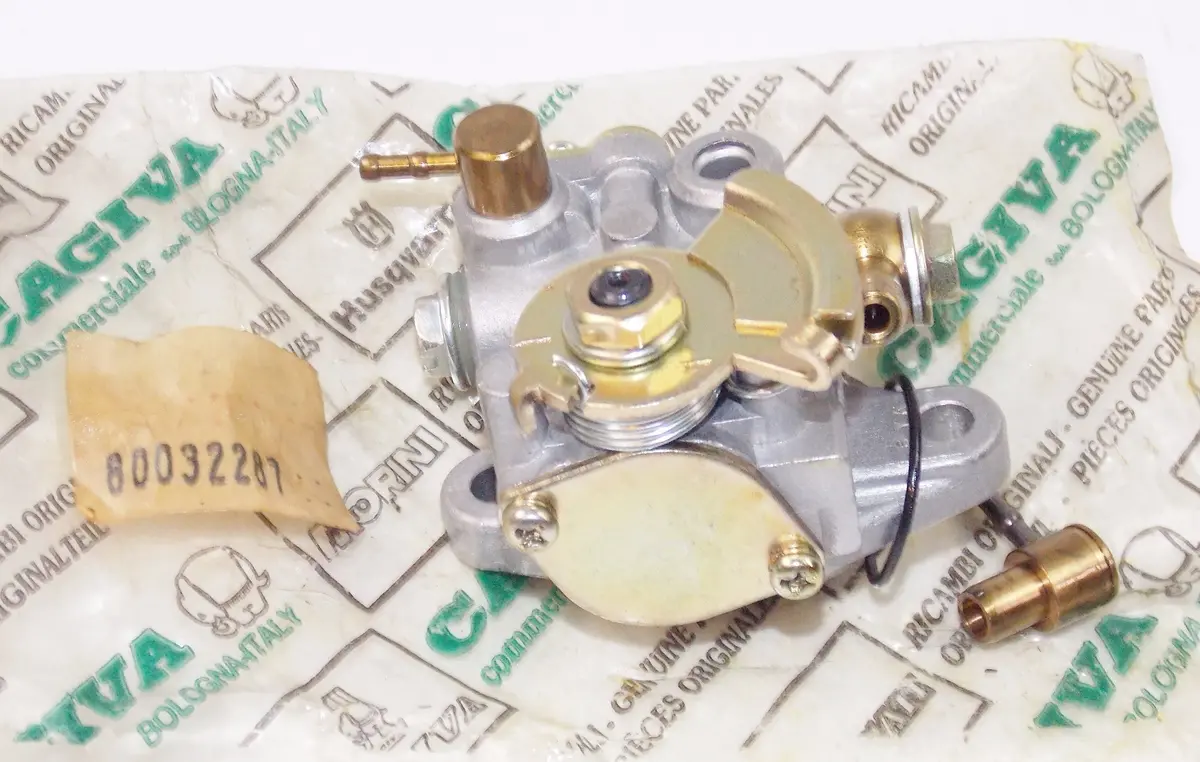 Nos Oem Cagiva 82 Sxt 125 87 Elefantre Aletta Oro 125-S2 Oil Pump Assy 800032287 1