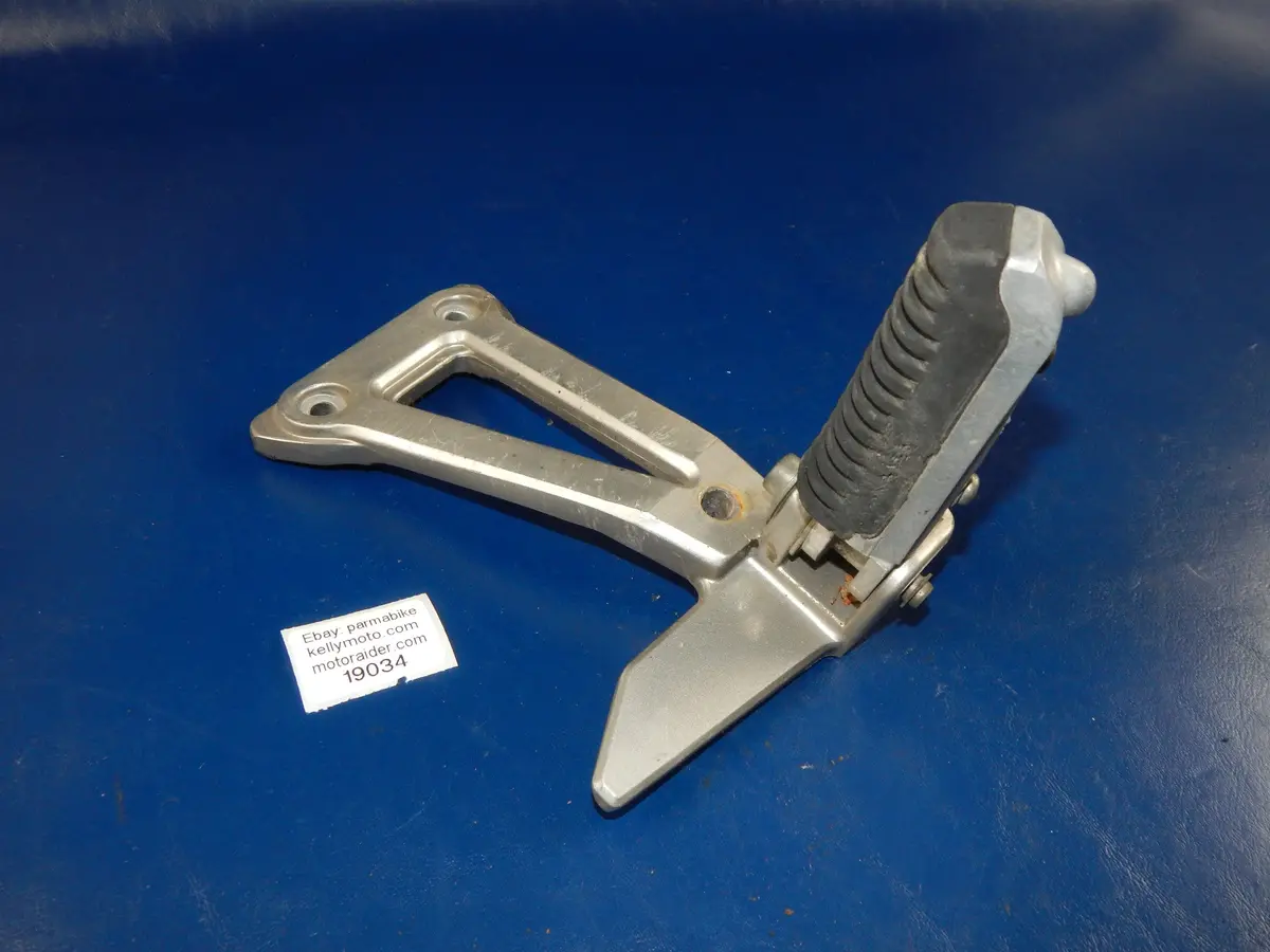 1993 Suzuki Bandit Gsf400 Right Passenger Foot Rest Peg Stay+Bracket Mount Plate 1