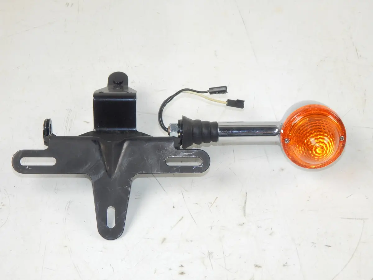 Triumph Thruxton Rear Right Turn Singal Blinker+Plate Mount Bracket 2900449 1
