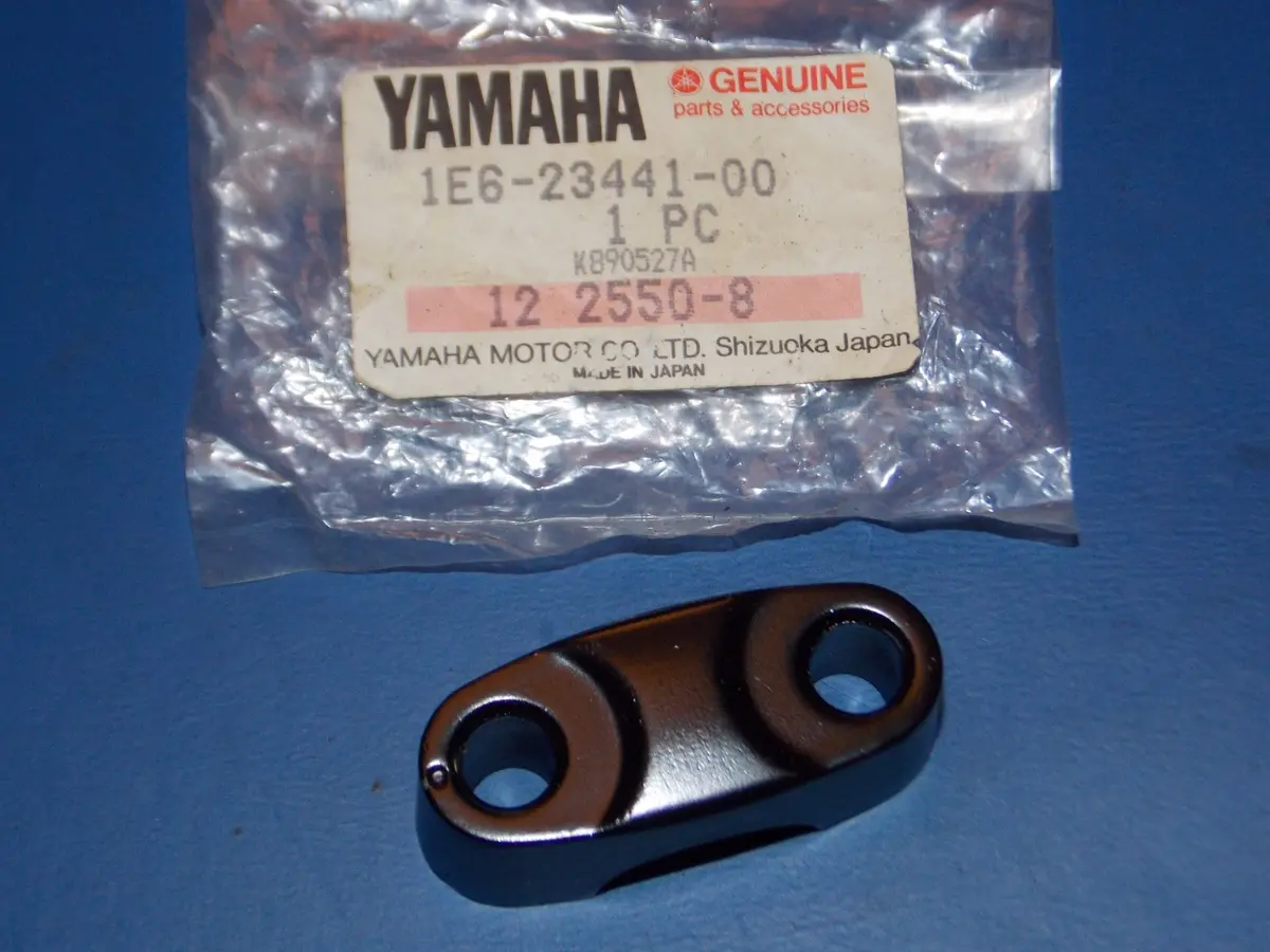 Nos Yamaha 1995-2001 St340 Yfm80/350 Mm600/700 Pz480 Handle Holder 1E6-23441 1