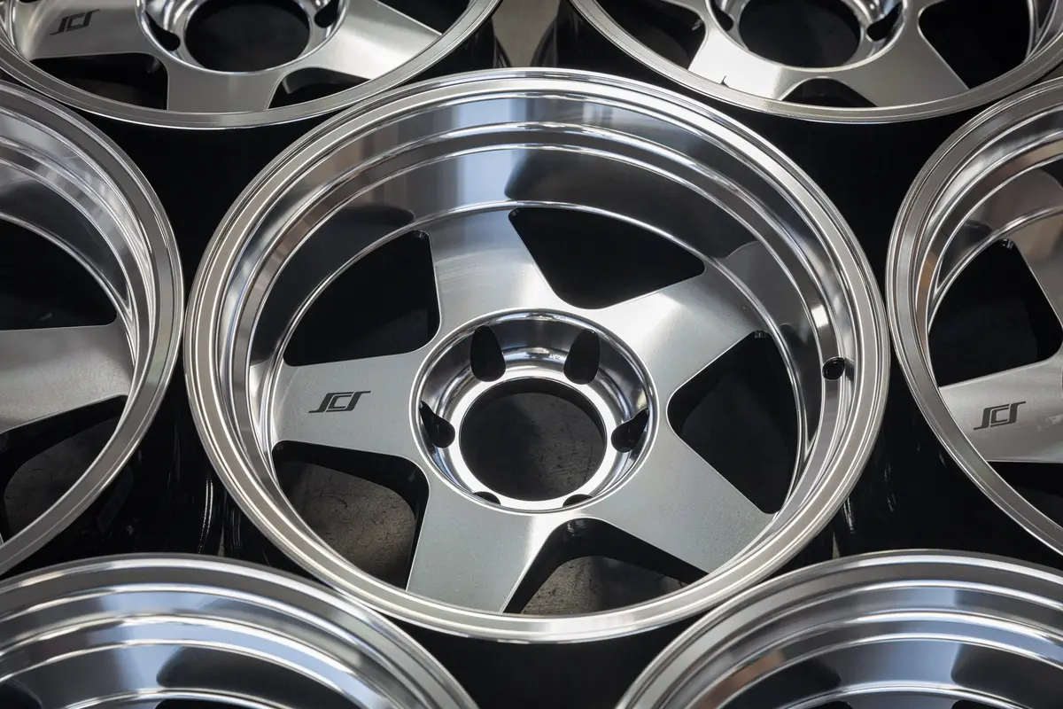 Stealth Custom Series Gen5 17X8.5 +20 Polished W/Black Windows Set Of 4 1