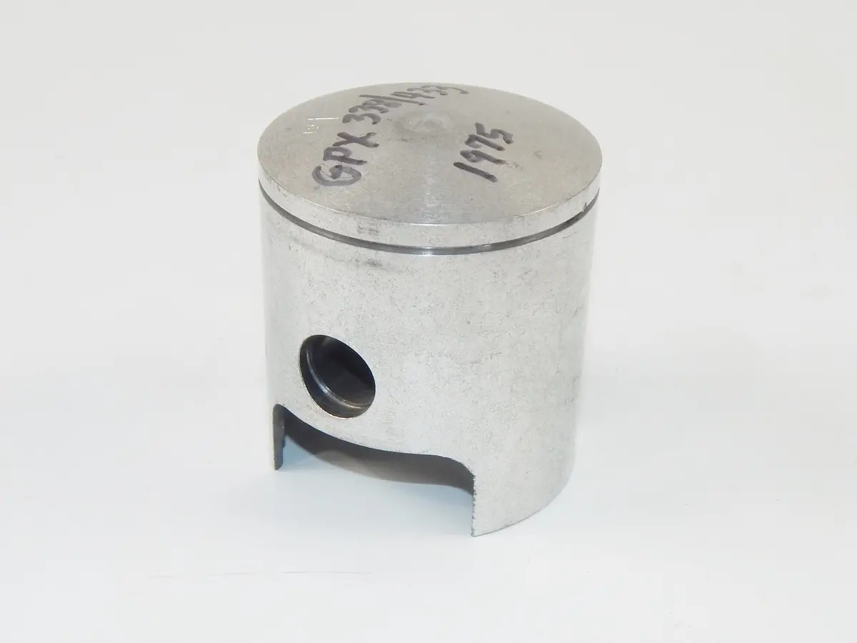 Oem 1975 Yamaha Snowmobile Gpx338 Gpx433 Piston 68 Mm Vintage 2