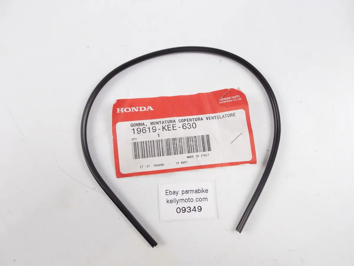 Nos Oem Honda 1996-2001 Sh100 | 1998-2001 Szx50 Fan Cover Rubber 19619-Kee-630 1