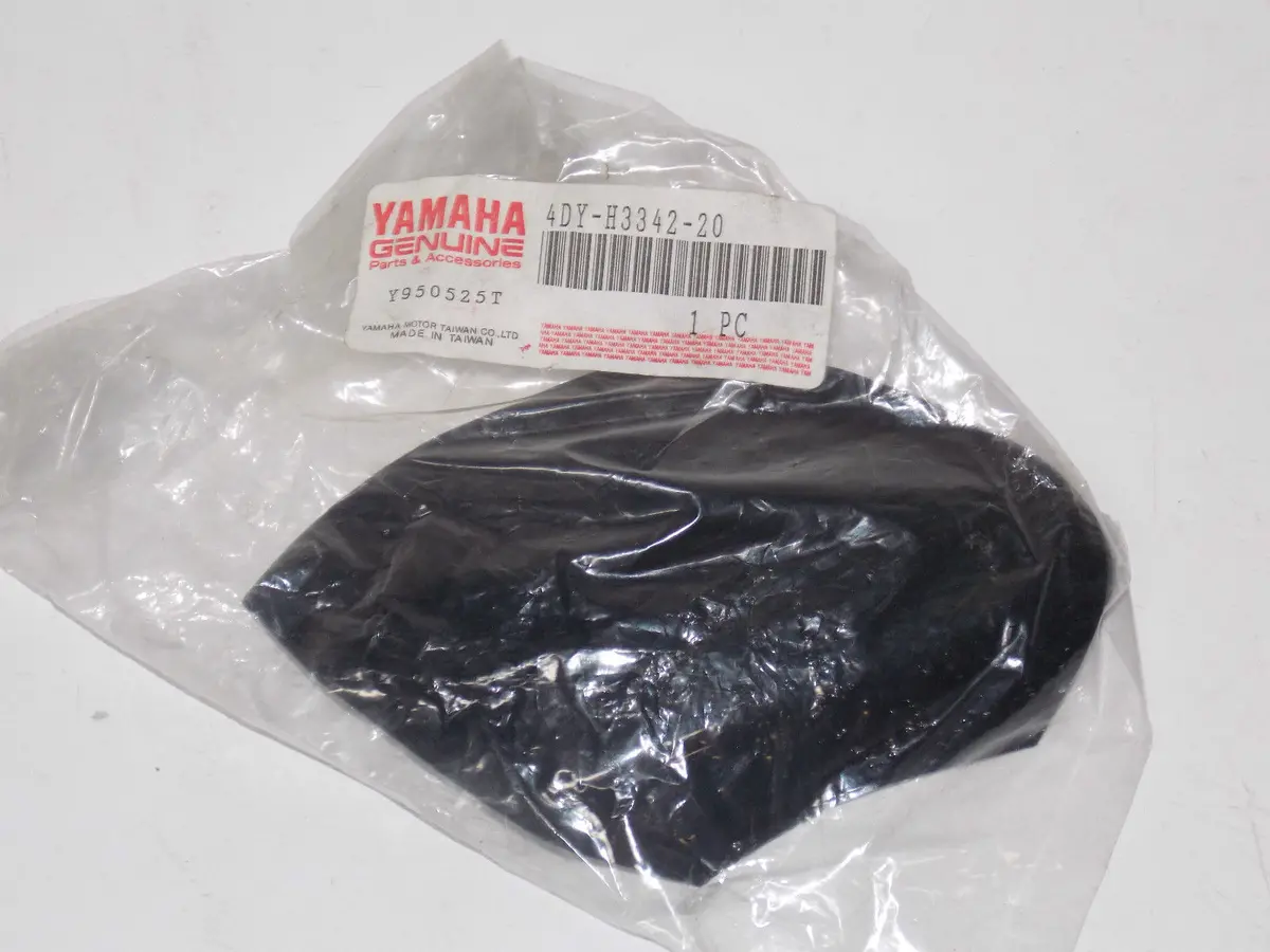 Nos Oem New Yamaha Scooter 1995 Ya50za Ya50 Rear Turn Signal Cover 4Dy-H3342-20 1