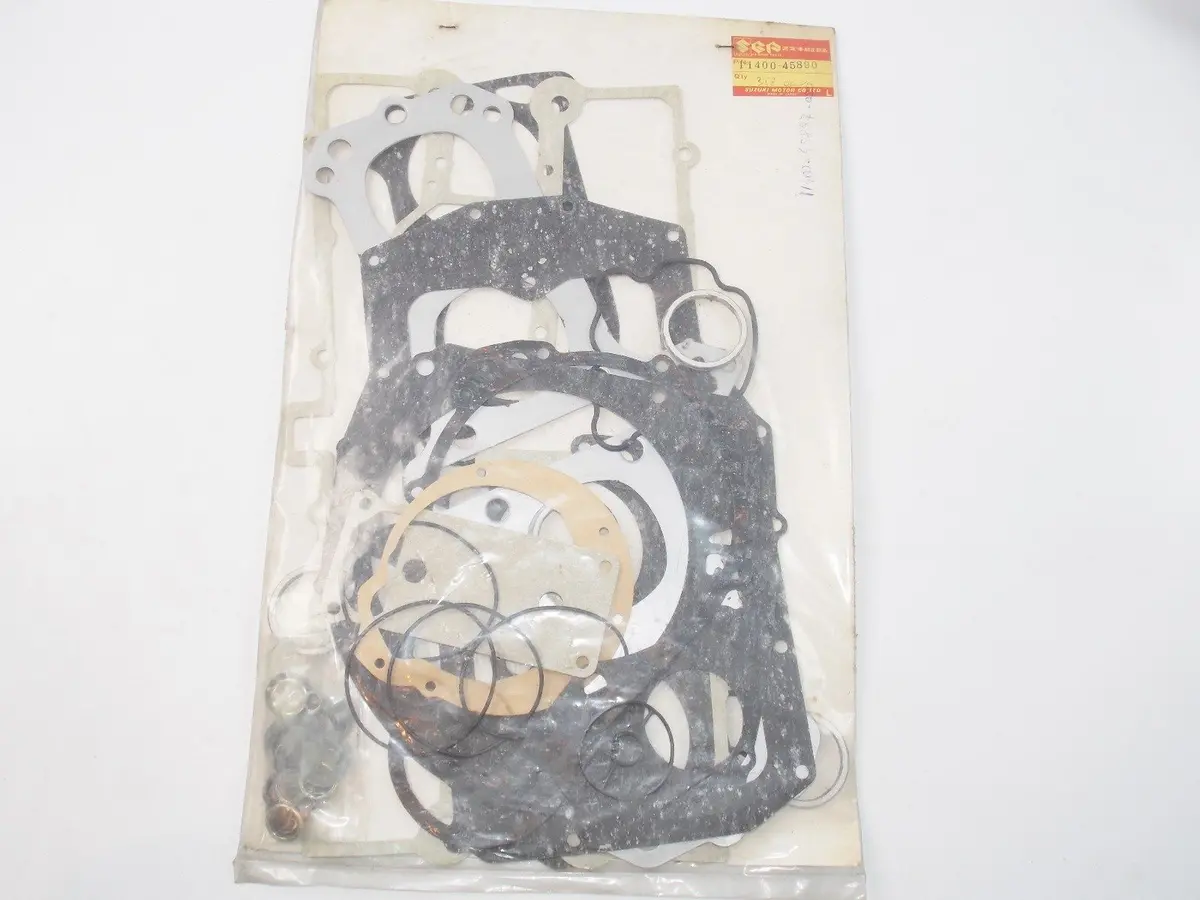 Nos Suzuki 1982 1983 Cylinder Head Cover Set  Gsx750 11400-45890 1