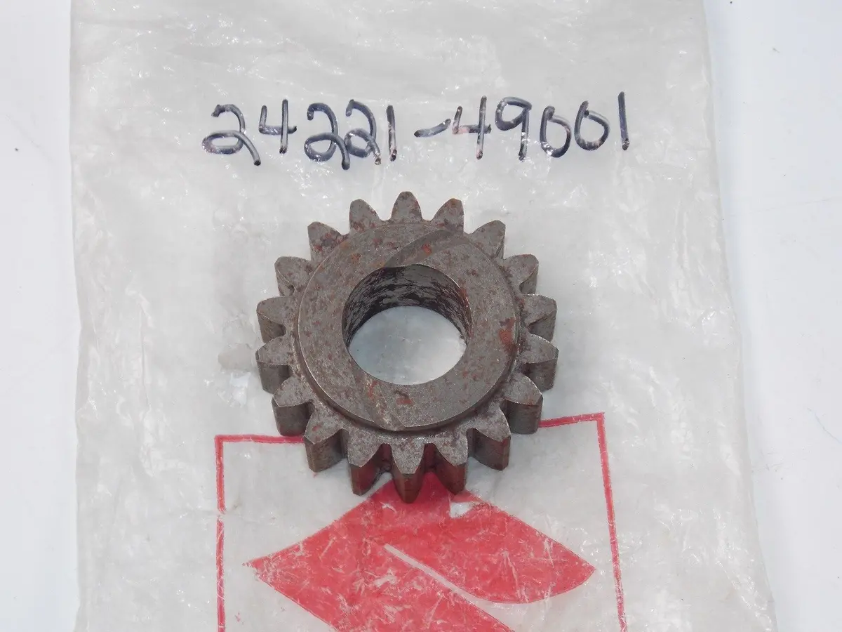 Nos Suzuki 1979 1980 1981 1982 1983 2Nd Driven Gear Gs1000  Gs750  24221-49001 1