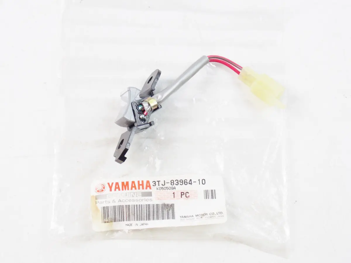 Nos Genuine Oem Yamaha 1995 1996 Yzf600 Yzf600rg Yzf600rh Switch 3Tj-83964-10 1