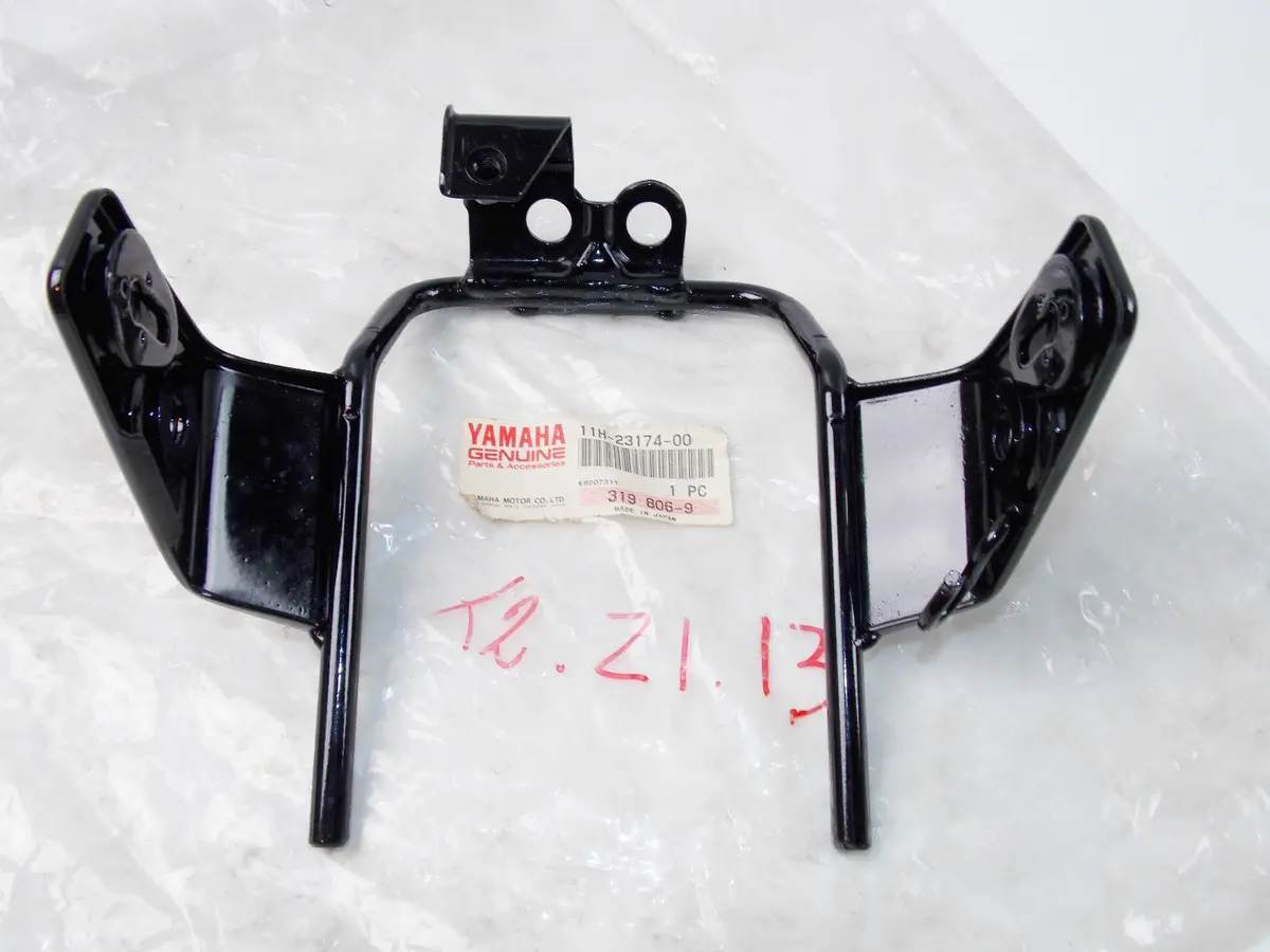 Nos Genuine Yamaha 1982 Xz550 Headlight Stay Bracket Mount 11H-23174-00 1