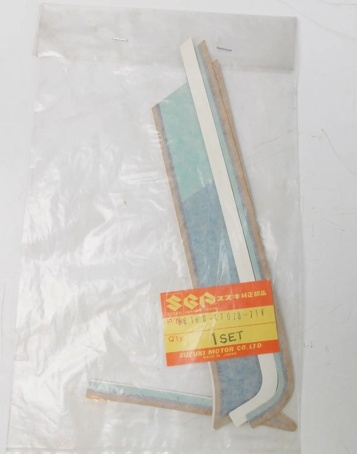 Nos Suzuki 1996 Seat Decal Emblem Sticker Mark Gs550 68110-49070-71V 1