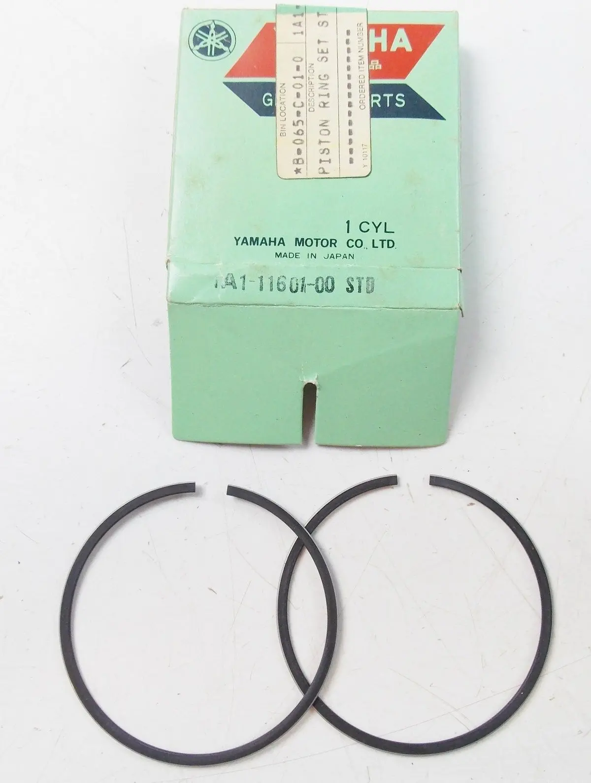 Nos Oem Yamaha  1979 Piston Ring Set Std Rd400  1A1-11601-00 1