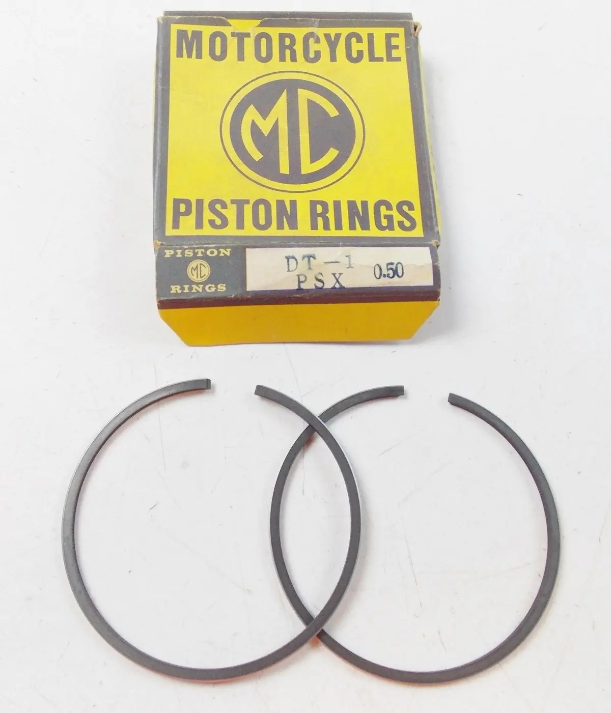 Nos Yamaha 1968-71 Mc Piston Ring Set (2 Rings) 2Nd O/S 0.50 Dt-1  214-11601-22 1