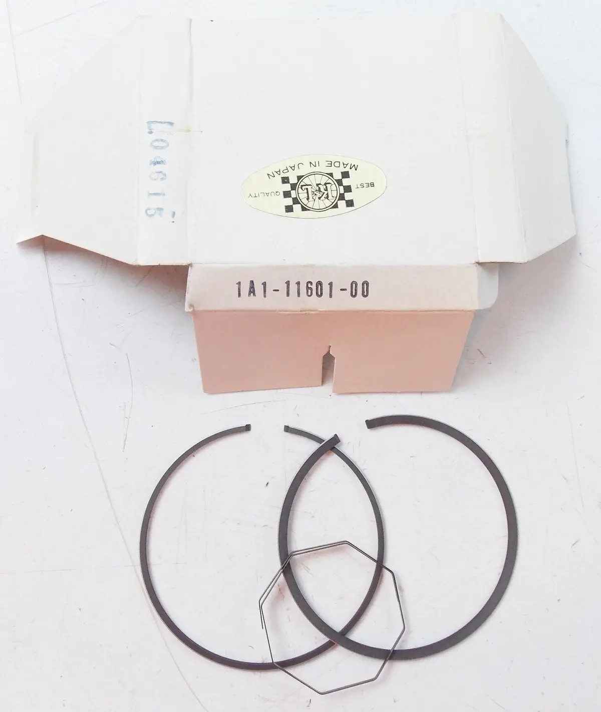 Nos Yamaha 1979 Kl Piston Ring Set Std Rd400   1A1-11601-00 1