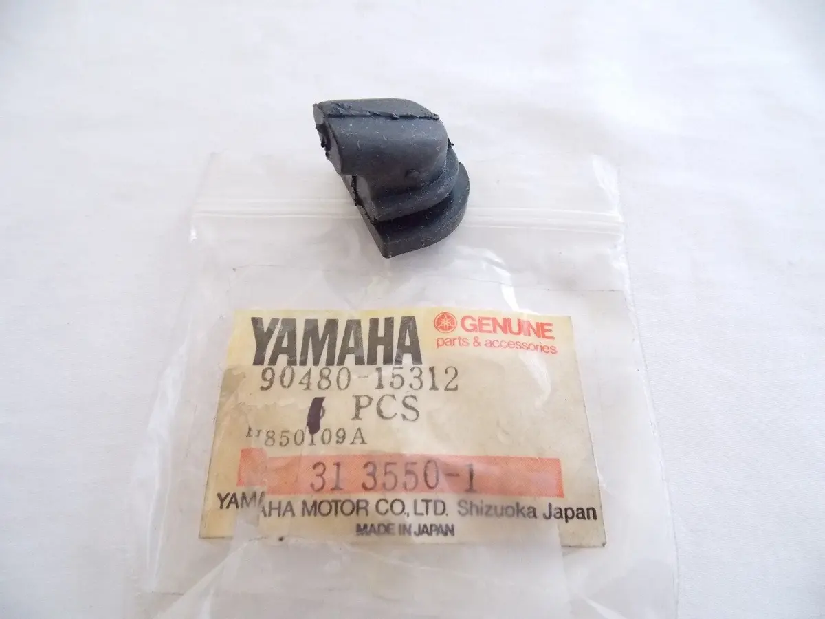 Nos Yamaha 1980-1985 Grommet Yt125 Yt175   90480-15312 1