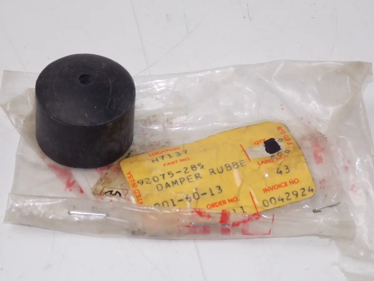 Nos Kawasaki 1976 1977 1978 1979 Main Stand Rubber Damper Kz750  92075-285 1