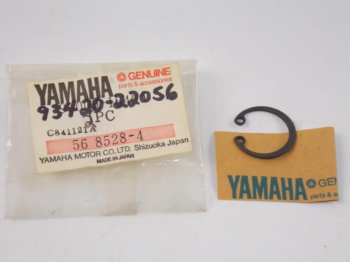 Nos Yamaha 1980 1981 Rear Wheel Circlip Yt125  93420-22056 1