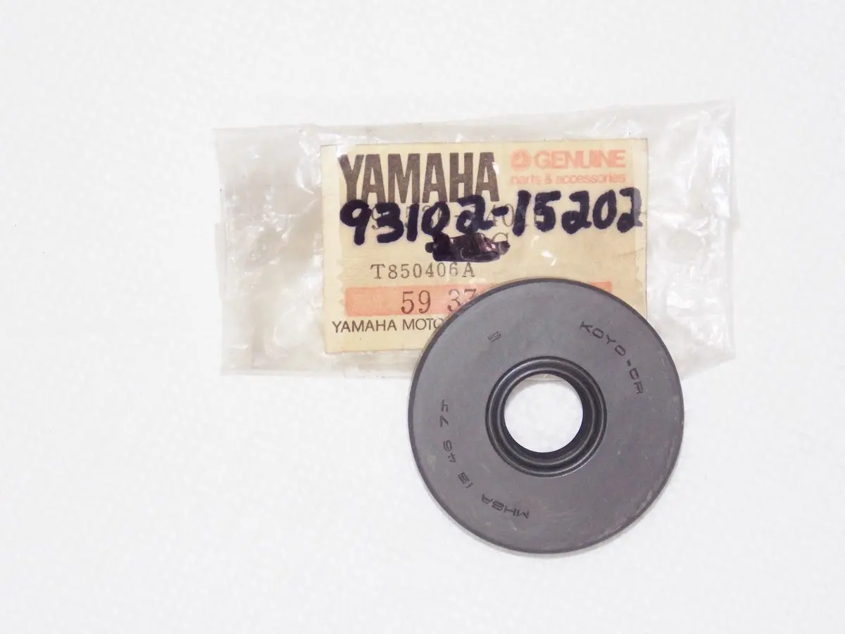 Nos Yamaha 1980-1981 Lc50g Lc50h Transmission Oil Seal Sd-Type 93102-15202 1