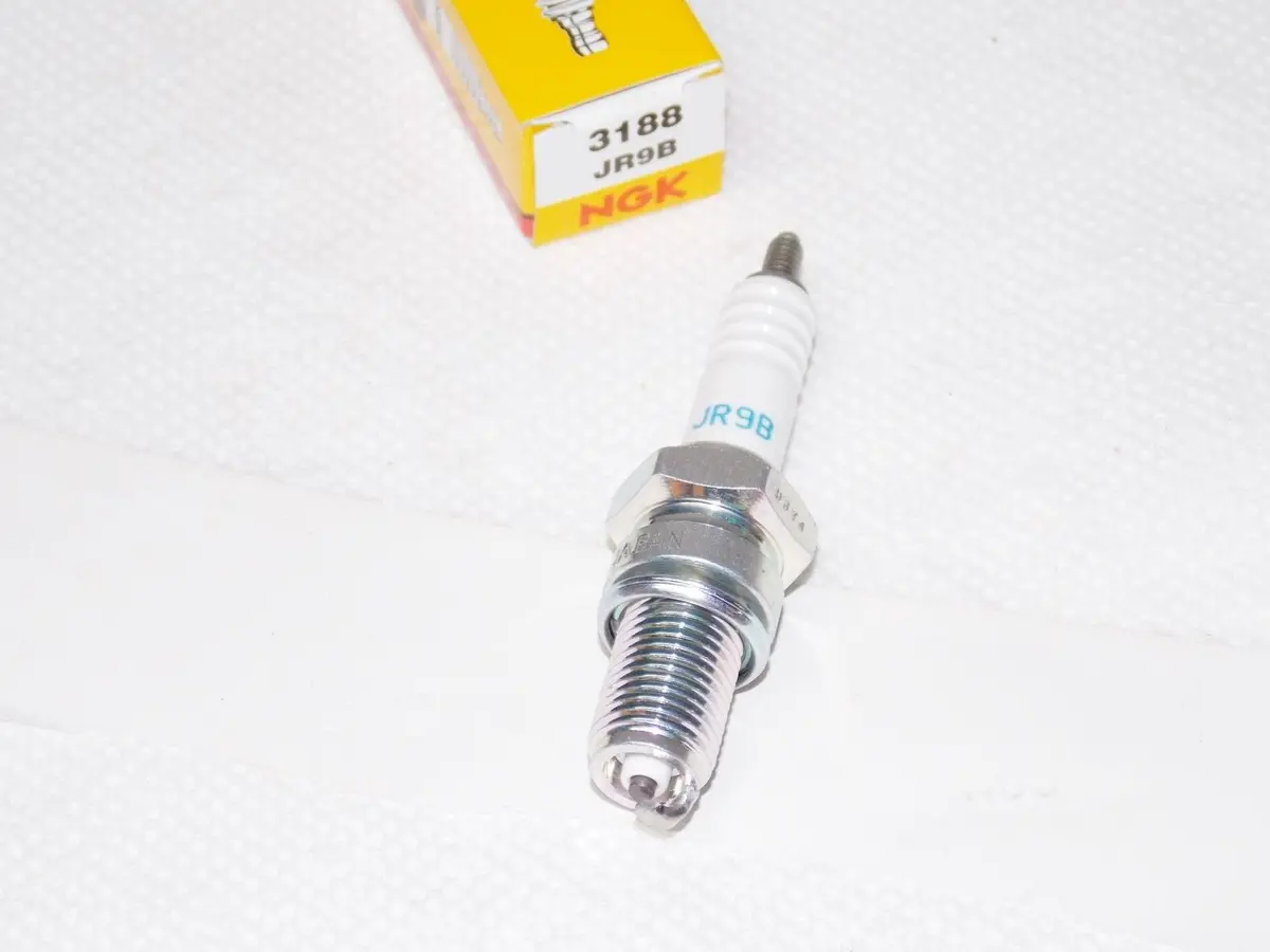 Nos Ngk 3188 Jr9b Spark Plug Suzuki 1988-1995 Gsx1100 Katana 1