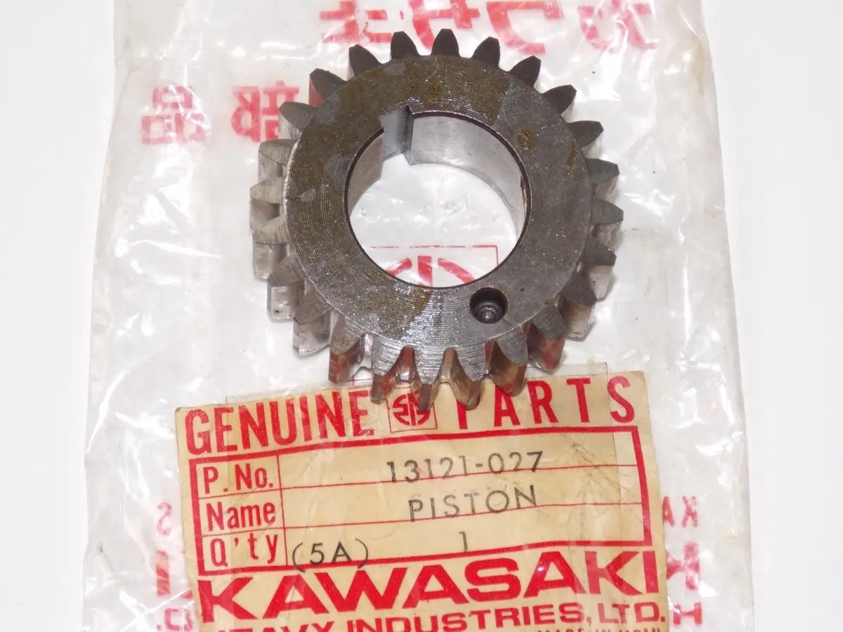 Nos Kawasaki 1971-1979 Primary Pinion F7 Kd175 Ke175 Enduro  13121-027 1