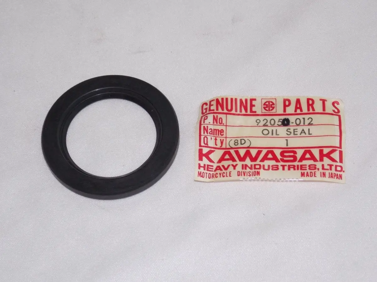 Nos Kawasaki 1967-1976 Oil Seal C2 G4 Kv100  92050-012 1