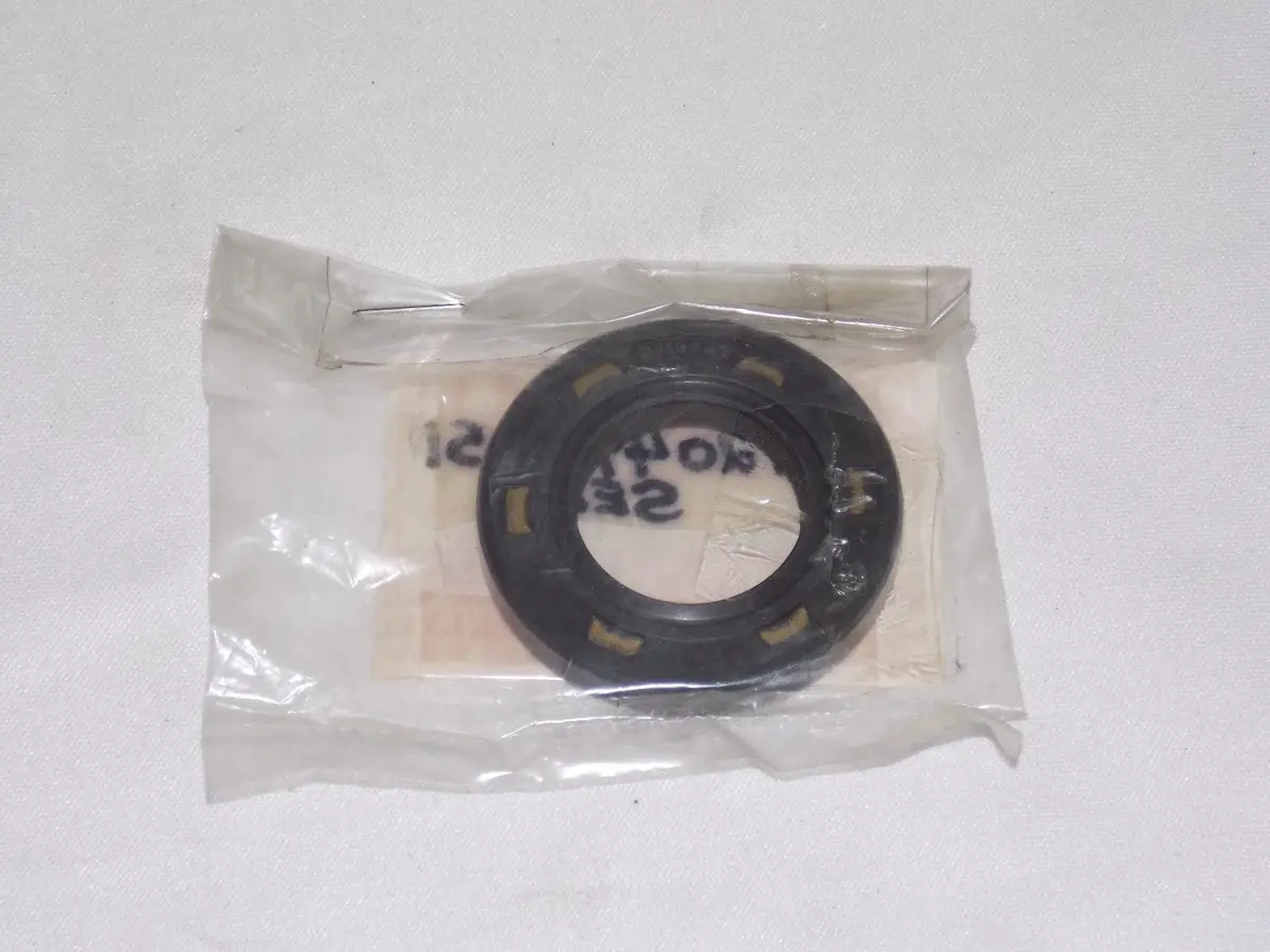Nos Kawasaki 1980-2000 Oil Seal Kx250 Kdx250 Kxt250 92049-1051 2