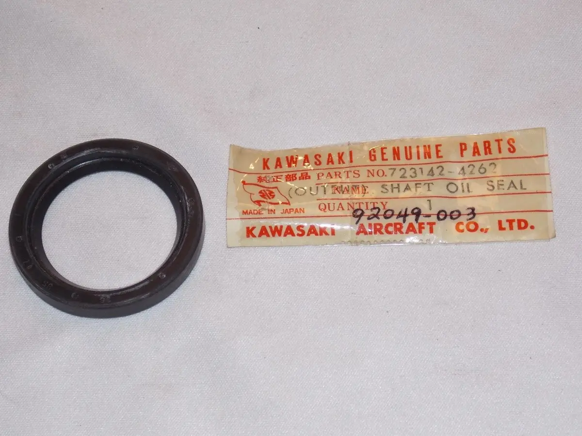 Nos Kawasaki 1967 1968 1969 Crankcase Oil Seal C2 92049-003 1