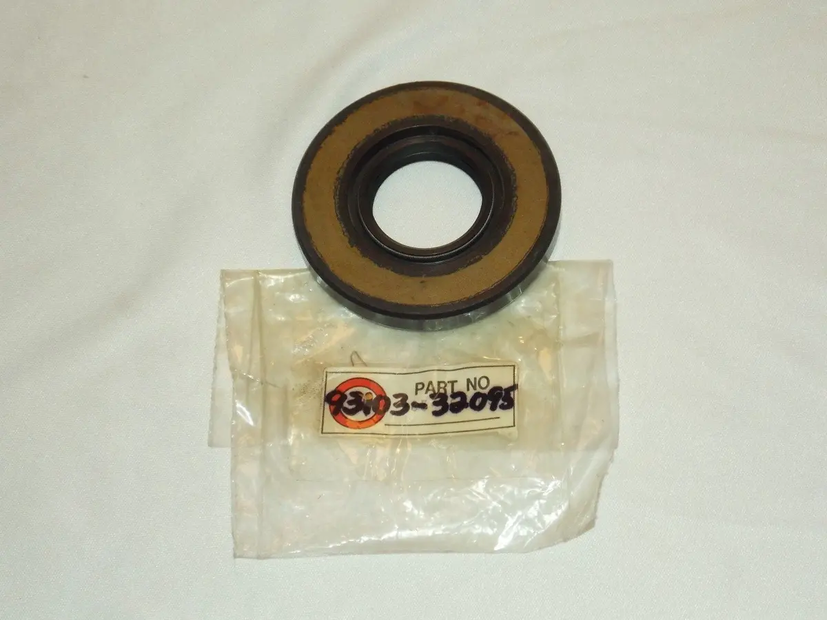 Nos Yamaha  1974-2005 Sw-Type Oil Seal Srx340 Ec540 Gpx338 Ex340  93103-32095 1