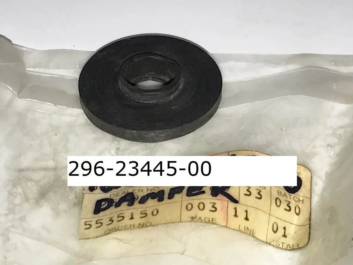 Nos Yamaha 1972 1975 Rd250 U7 Damper Side Cover Grommet 296-23445-00 1