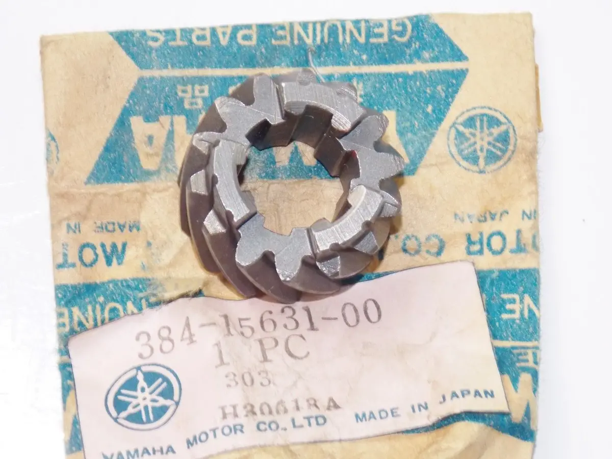 Nos Oem Yamaha 1976-82 Lb802ac/D/E Lb50pe/F/G/H/J Gear Kick Pinion #384-15631-00 1