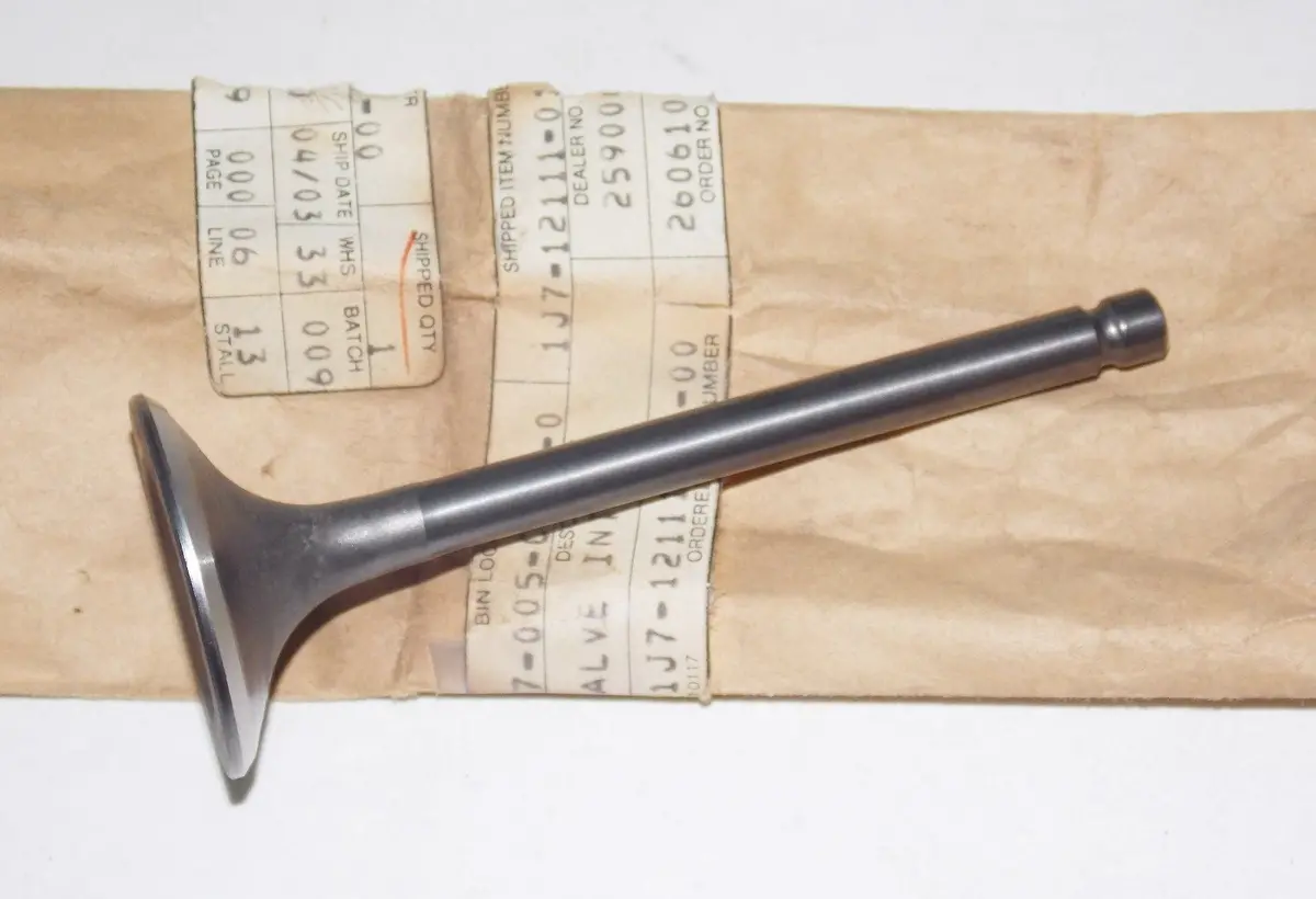 Nos Oem Yamaha 1977-1983 Intake Valve Xs40/750/850/1100  1J7-12111-01 1