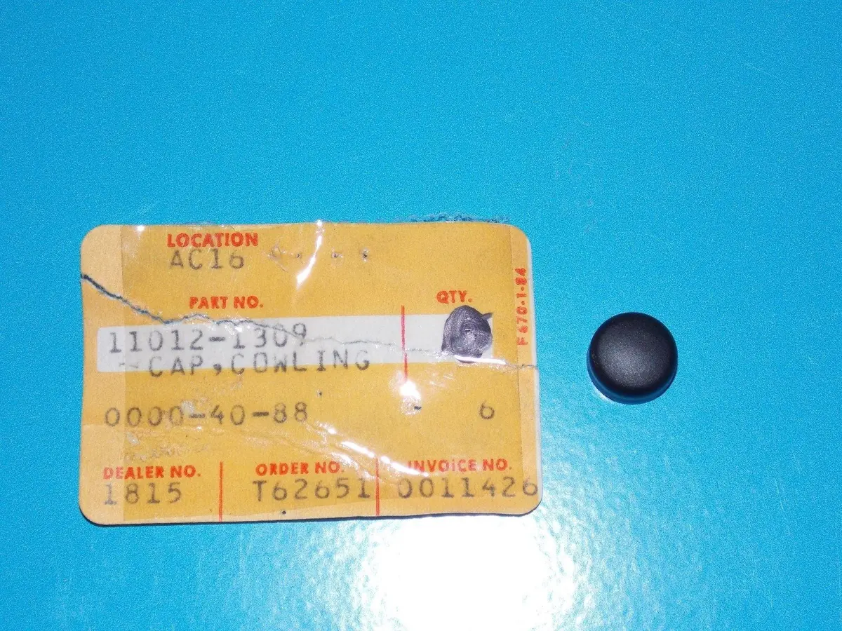 Nos Oem Kawasaki 1983 1984 1985 1986 Cowling Cap Ex305 Zx1100/750/550 11012-1309 1