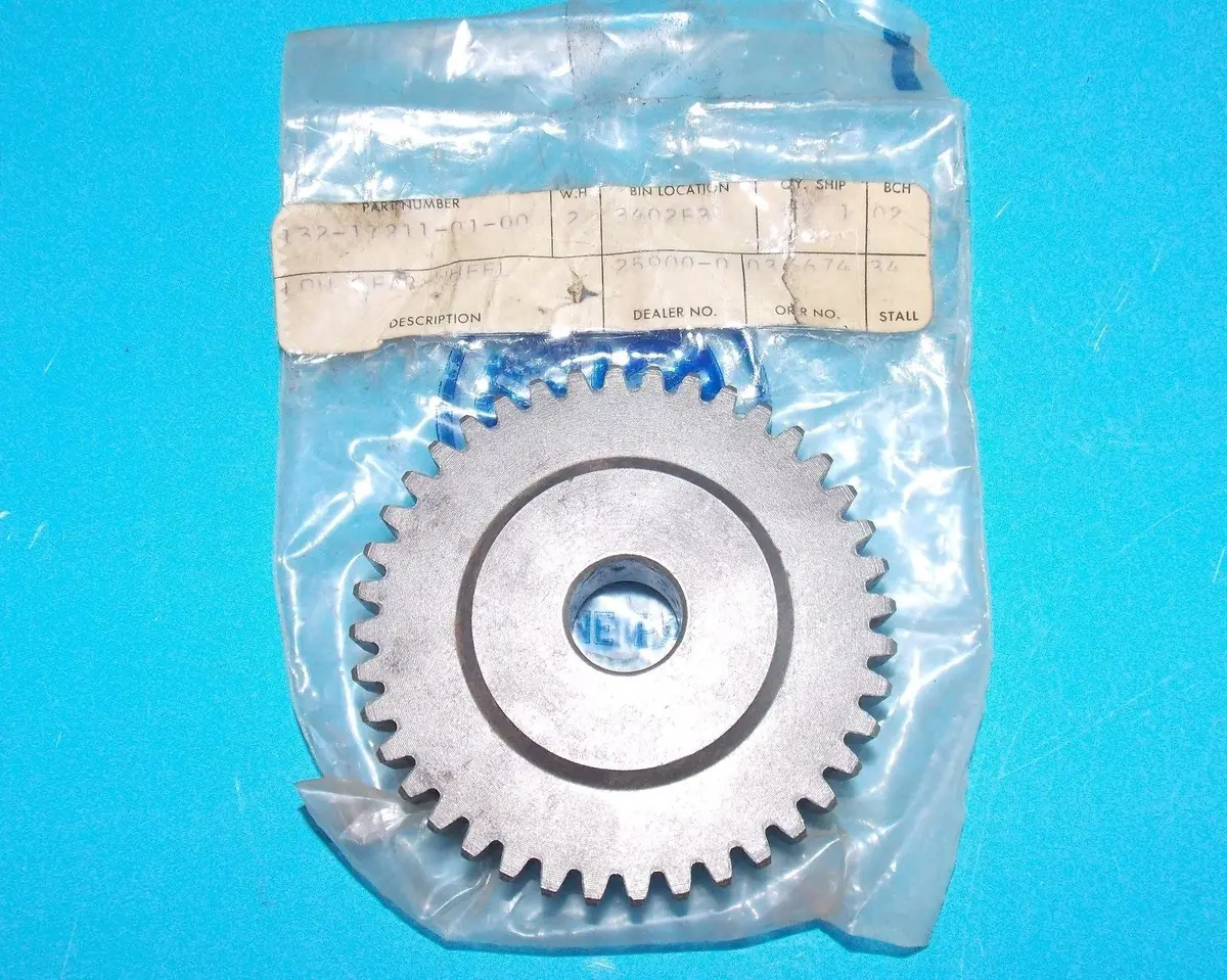 Nos Yamaha 1966 1967 Transmission 1St Wheel Gear Yl1  132-17211-01 1